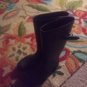 Black Rainboots